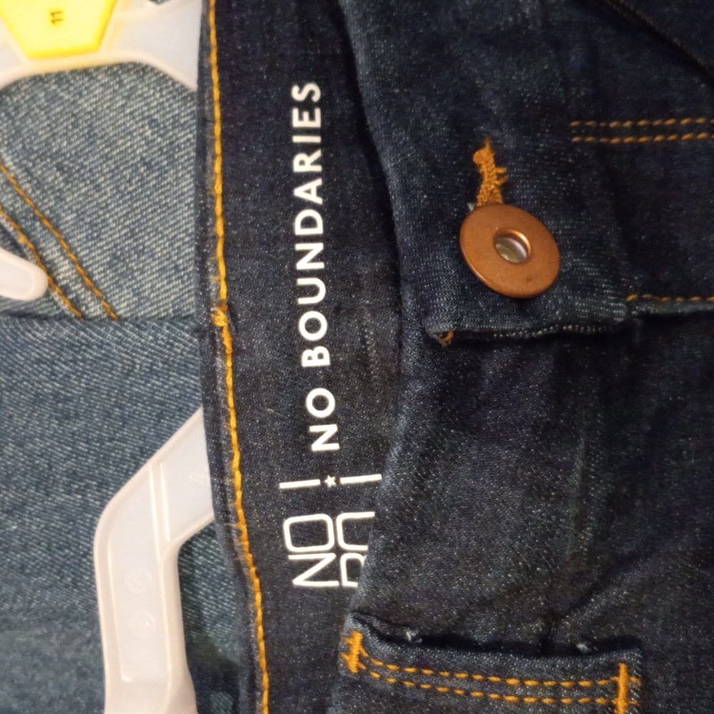 Jeans - Picture 7 of 14